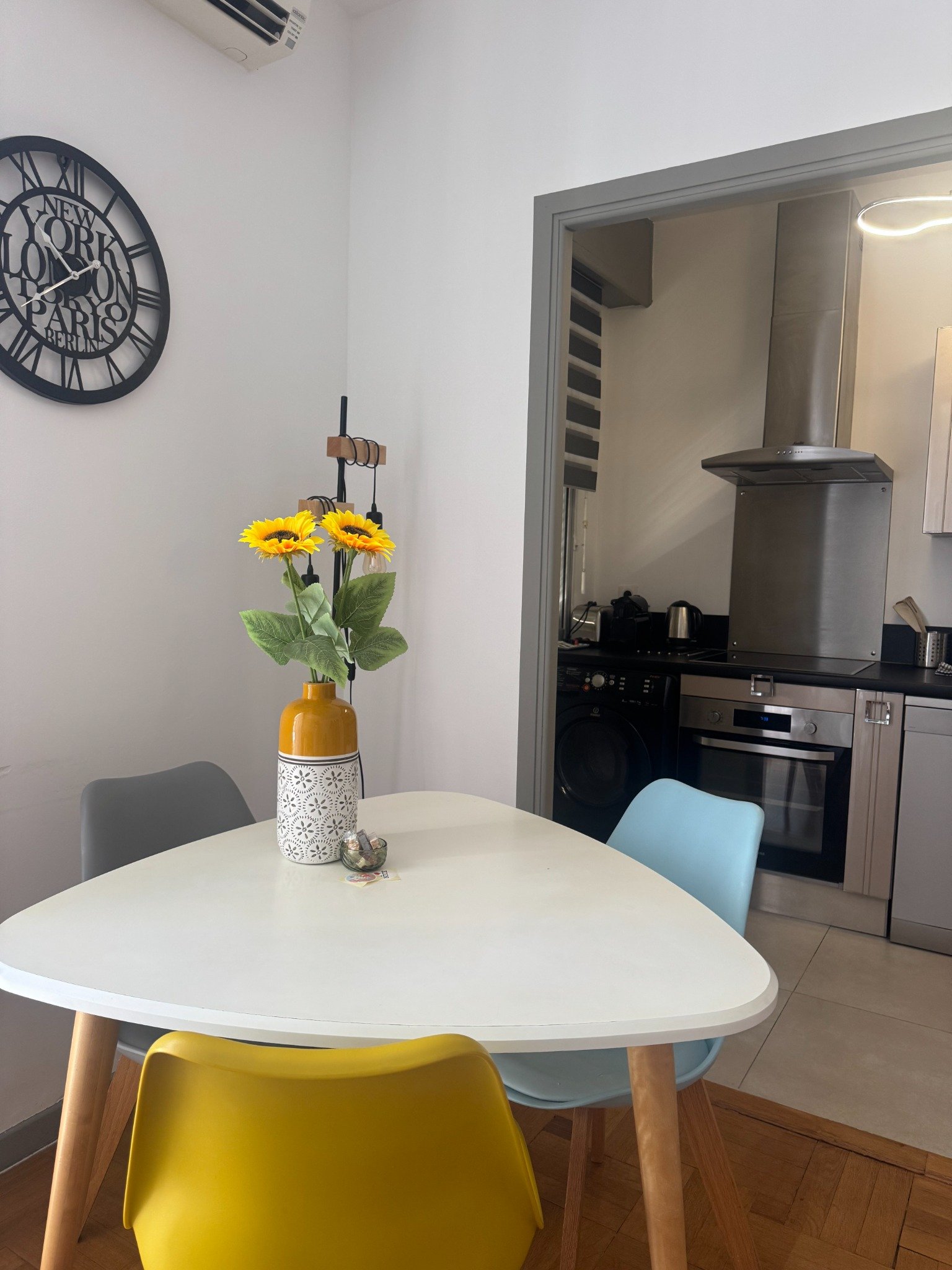 Cuisine accueillante d’un logement géré